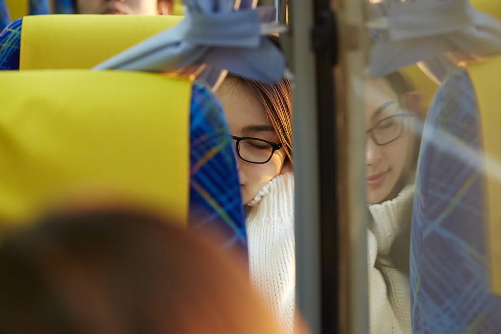 車内で眠る