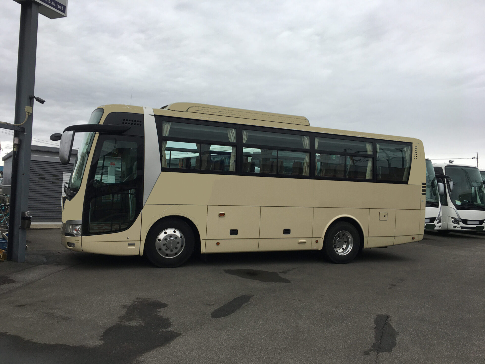 中古バスの相場は80万円 サイズ別に価格を紹介 Japanbusnet ジャパンバスネット 中古バスの相場は80万円 サイズ別に価格を紹介 Japanbusnet ジャパンバスネット